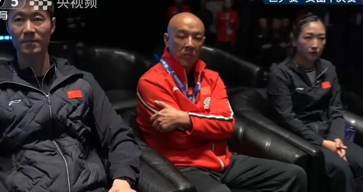中国女团3-0罗马尼亚，孙颖莎萨马拉赛后都笑了，刘诗雯现场观赛