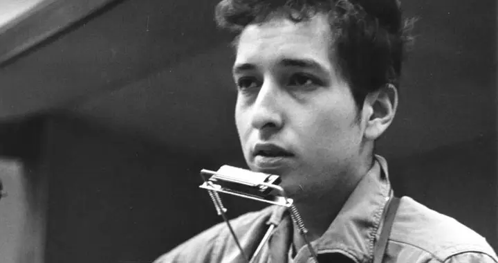 鲍勃·迪伦：我也怀疑自己，这是文学吗？