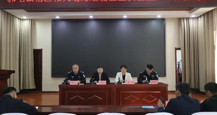 郓城县公安局交通管理大队交通安全进企业，拧紧交通安全弦！