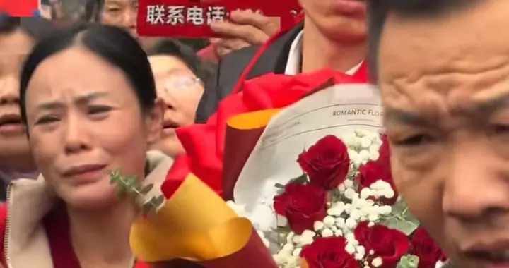 扛不住了 李鑫养家哥姐关闭评论 韩家指责李林炒作 哥哥怒晒父亲病历