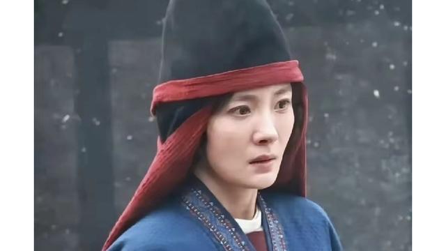 一块小石头：真不明白为什么现在的头部女演