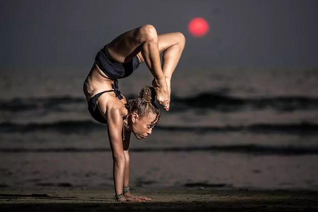 8个增强全身力量的瑜伽体式，练完真酸爽！
