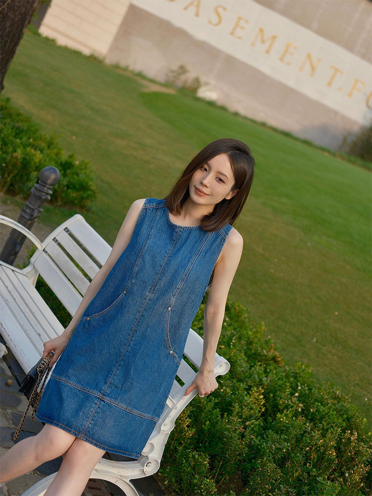 设计感绝美气质高级感牛仔连衣裙2025年夏季新款今年流行爆款裙子