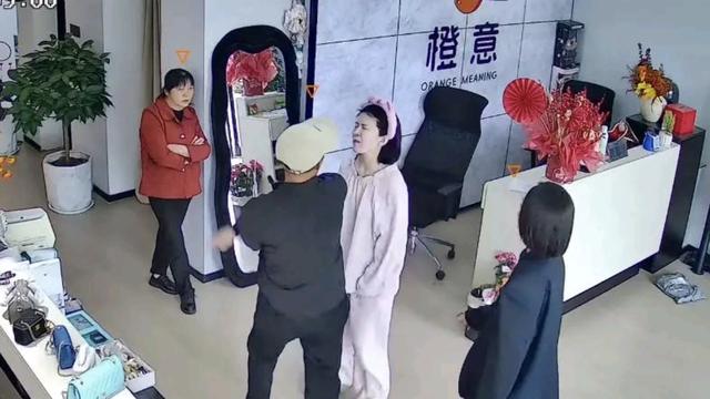 梦溪：一河南女子被父亲逼着贷款30万，要