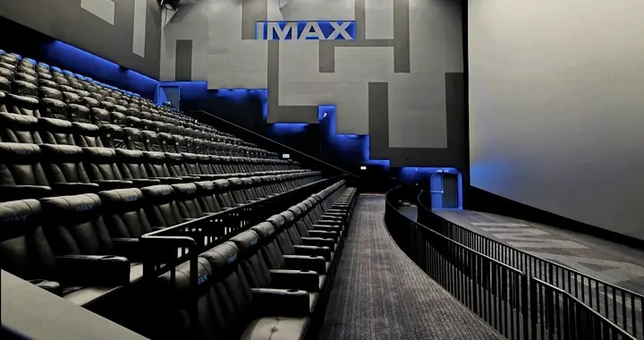 国内电影票房低迷，为何不开放手机观影？