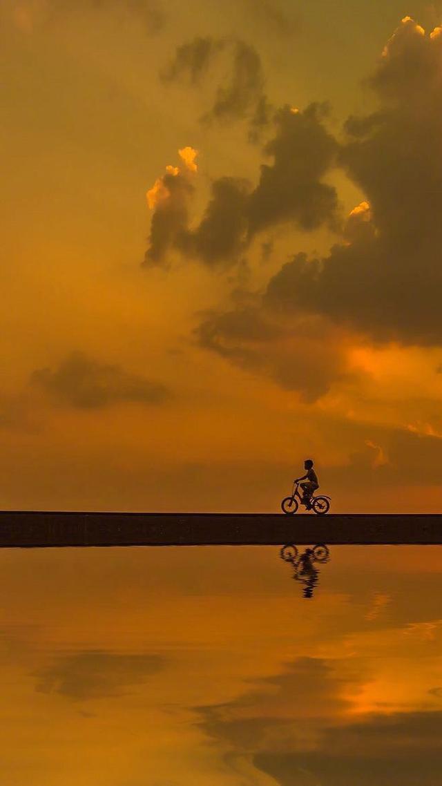 《人民日报》让我念念不忘的10个金句，落笔即封神。