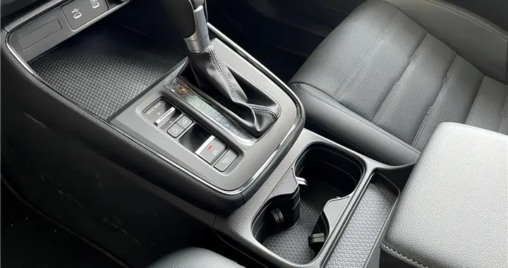 东本老曹拆CR-V发动机，这波技术控人设算是立住了