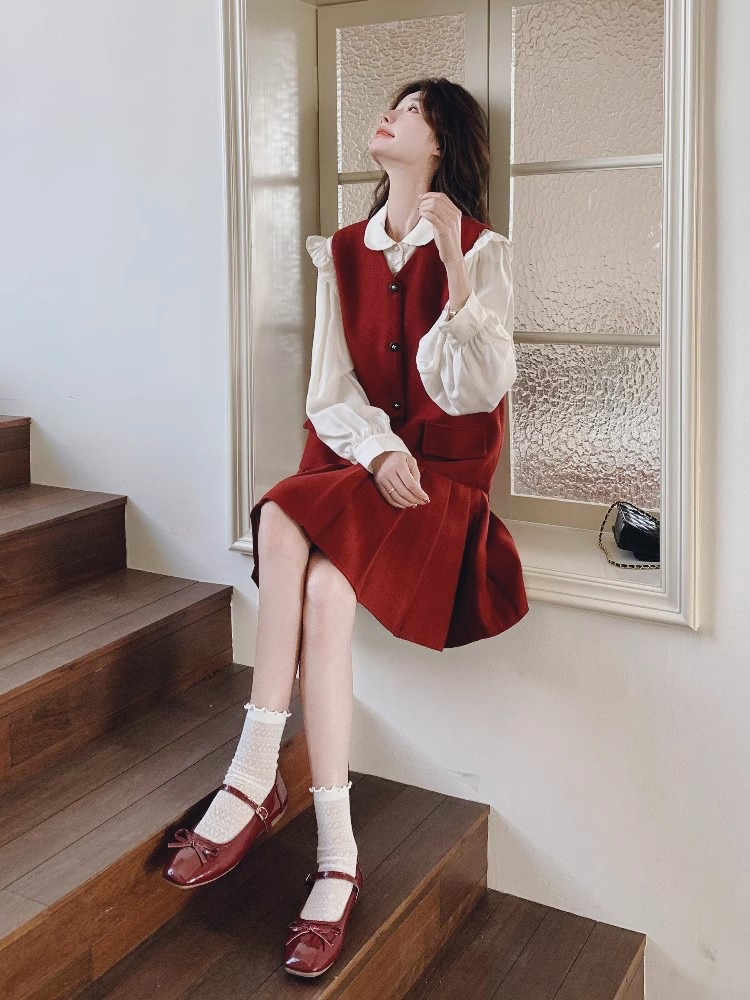 「春季小香风套装 显白红色两件套」