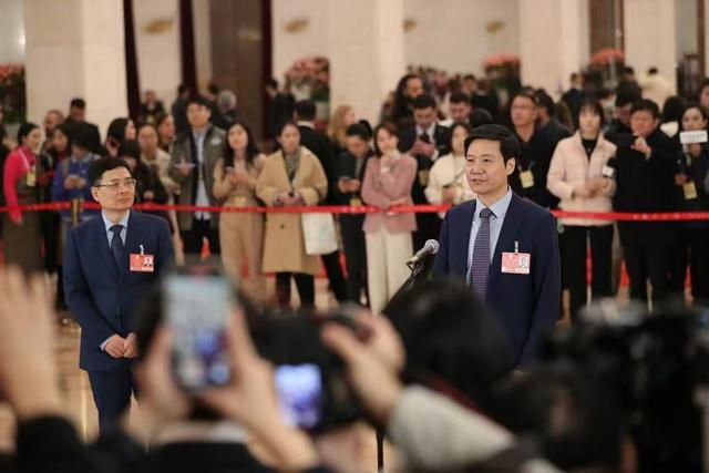 海尔二代掌门周云杰试图打造个人IP，能否像雷军一样成为顶流？