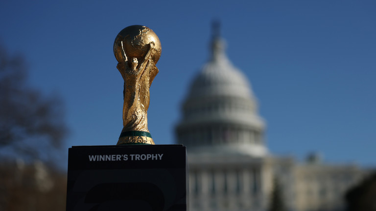 2026年世界杯16强赛前夕，发生了一件震动足坛的罕见事件。  美国队...