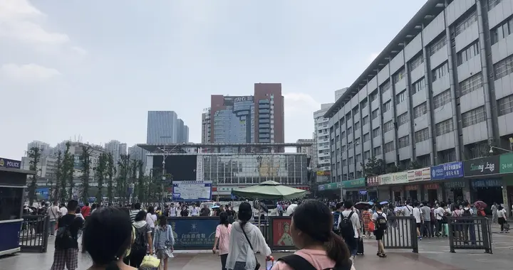 有钱的第一步，赶紧换城市，选择比努力更能决定财富坐标！