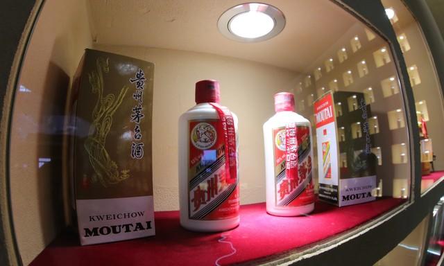 茅台“小酒杯”有大用？茅台内部员工透露：不止是喝酒这么简单