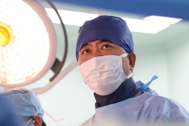 回顾：19岁女孩心脏手术做一半，医生却突然手抽筋，后来怎样了