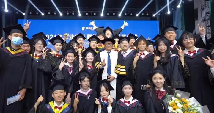 欧亚学院毕业学长真心话：填志愿选大学避开两个误区