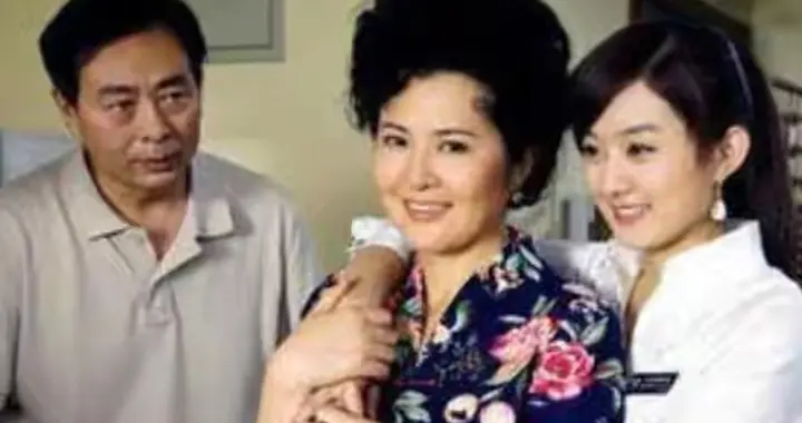 冲出豪门：赵丽颖涅槃成女王，事业巅峰照见前夫沉寂