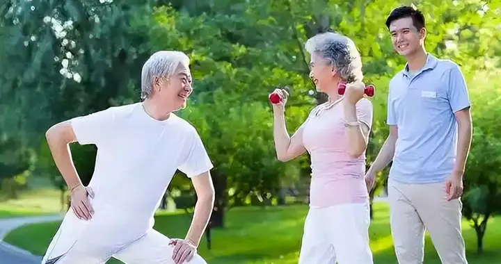 调查发现：那些习惯锻炼的人，到55岁以后，大多会出现这些情况