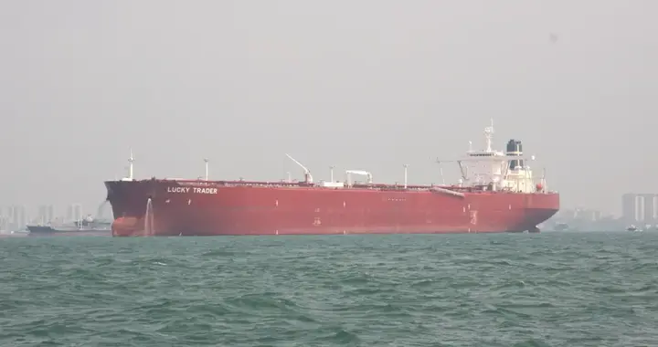 确认，17日波斯湾内遇袭油轮船东为中国公司，失去动力，船员撤离