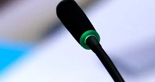 人民日报评美国斩杀线！一条隐形红线，戳穿美式繁荣的遮羞布