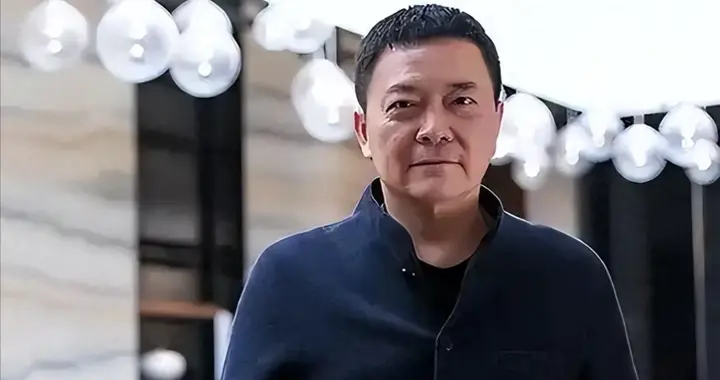 他曾与刘涛同床共枕4年，如今年过六旬依旧未娶，刘涛坦言很愧疚