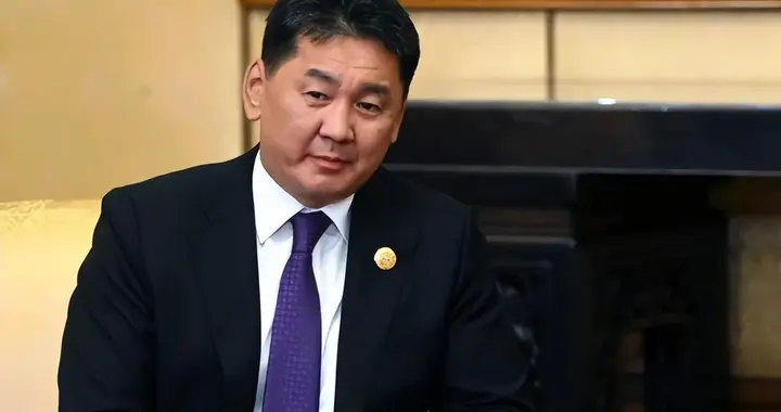 蒙古总理下令勒紧裤腰带，周边一圈邻国，蒙古先亮起了财政红灯？