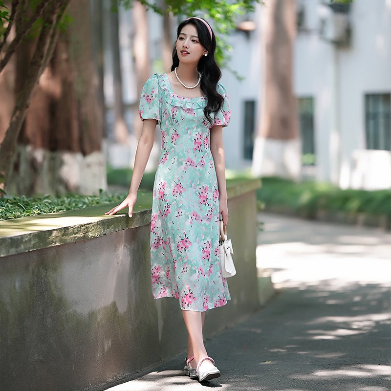 衣香丽影绿色碎花减龄娃娃领连衣裙