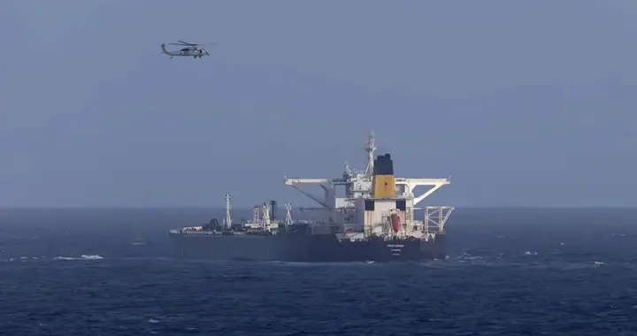 75次求救无人应！美国公海扣油轮引众怒，网友：这是海盗行为