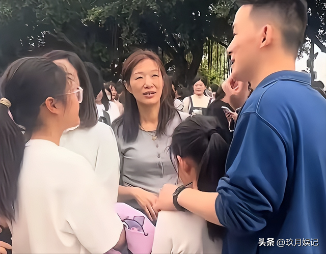 谢浩楠回深圳！妈妈满眼都是儿子，但妹妹的发声，却再一次引争议