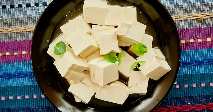 饮食丰胸有讲究，多吃这些食物补营养，结合运动更有效