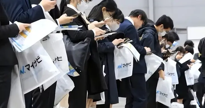 名校毕业沦为临时工？日本放宽劳务派遣，竟让整整一代人买单！