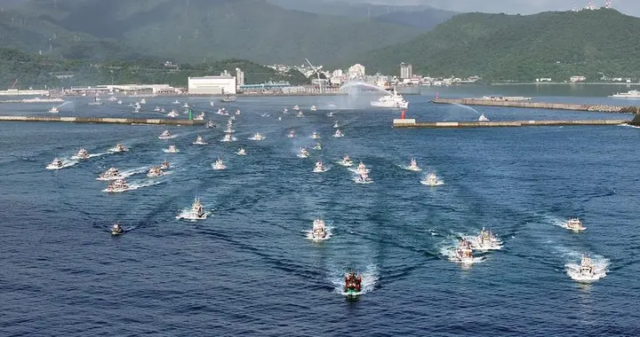中国上万渔船出海，不到24小时，日本叫嚣密切关注，两大野心暴露