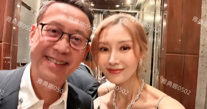 55岁的李嘉欣虽然身材苗条但太瘦了显年纪，金发看起来气色不太好