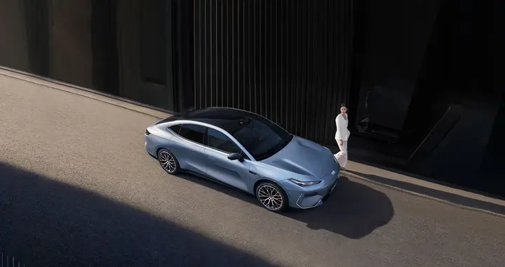 双路线动力架构，银河E8精准覆盖多元出行需求