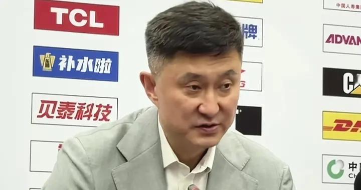 不少球迷直呼！杜峰你该下课了！你战术已经不适合现广东