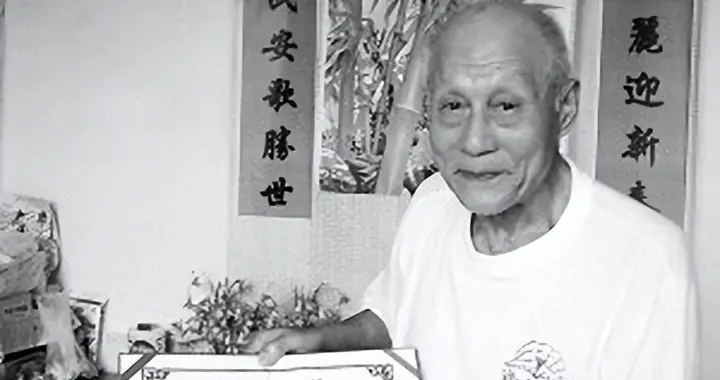 王延周为周恩来改名两次，隐姓埋名二十余年，因一条裤子身份曝光