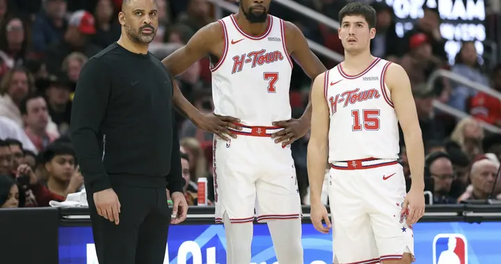 火箭大胜老鹰 乌度卡的变阵立竿见影 多名球员角色变化反而效果更佳