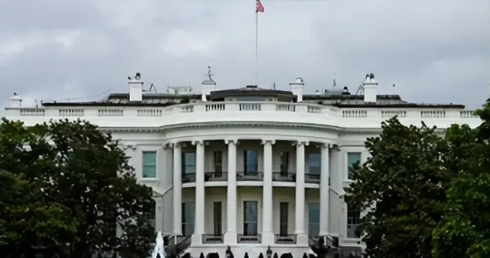 美国政府“关门”破纪录，特朗普发出威胁，4200万人“断粮”？