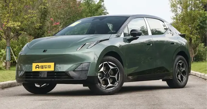 530km续航+5.3秒破百，领克Z20成年轻人的第  一台电动“小钢炮”