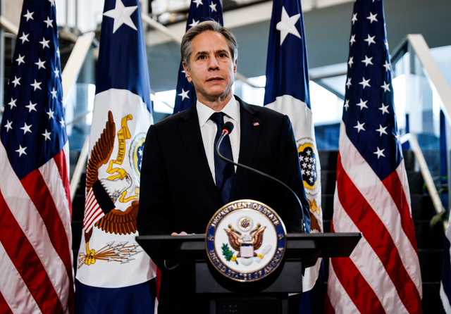 美作出让步了？考虑解除对华制裁，布林肯发声：中美不能爆发冲突