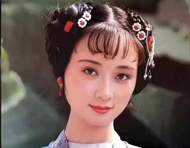 《红楼梦》里香菱：从富贵千金到才女之路的传奇蜕变