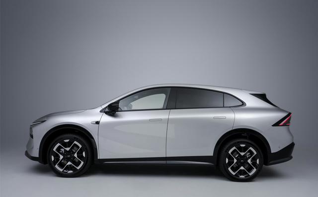 小鹏G7—全球首款L3级算力的AI汽车