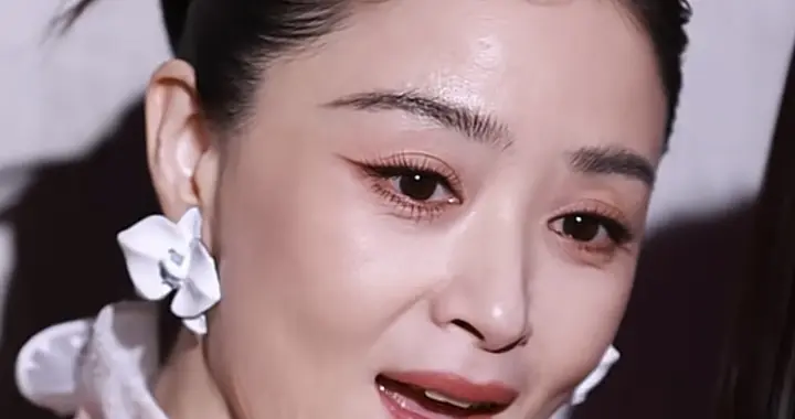 蒋欣 怼脸拍依然如此美丽