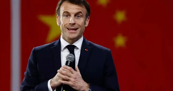 法国官宣马克龙访华，中方态度和两年前不同了