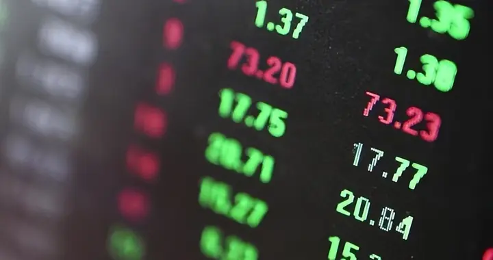 科技股反弹涨 10%，散户仍套 30%？这次行情该这么看