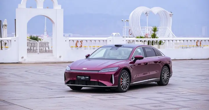 从央视大奖到高速零接管，风云A9L用硬核实力续写“真C级”传奇