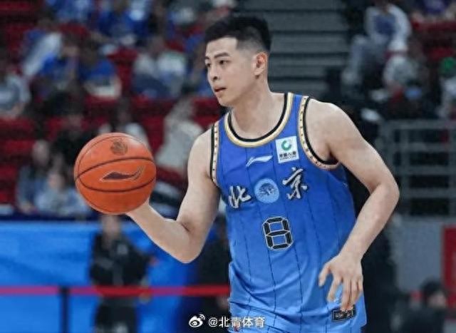 方硕租借加盟长沙勇胜，获队史顶薪，两年后回归首钢
