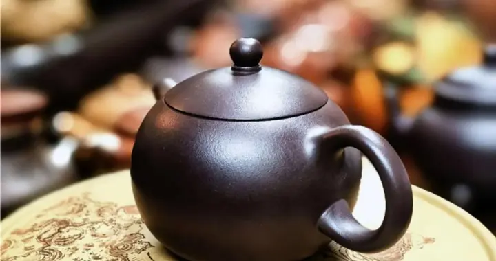 紫砂壶降温背后：有人弃如敝履，有人爱如珍宝，你的壶还在吗？