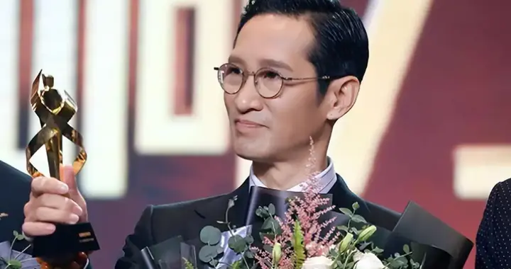 王劲松发文告别, 谭松韵也没料到, 《我的山与海》竟带火了58岁的他