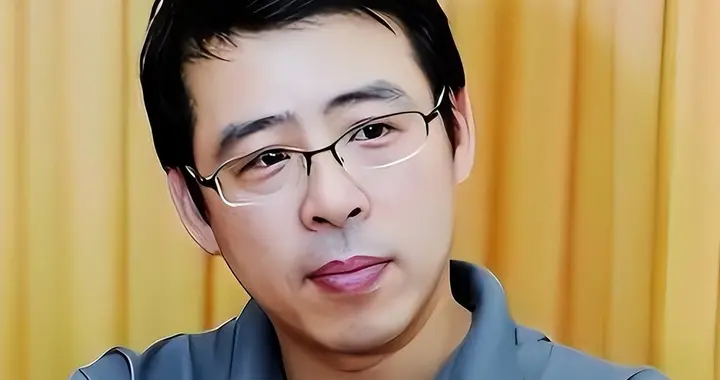 钱再多有什么用？央视名嘴阿丘近况曝光，他给所有男人提了个醒！