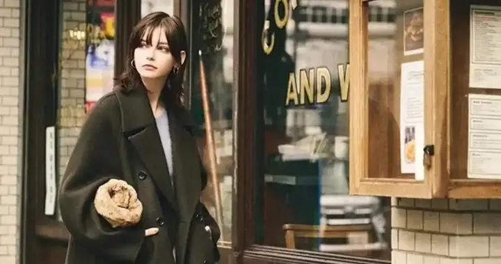 今冬爆火大衣这么穿才对！解锁时髦高级感穿搭公式，嫩减龄两不误