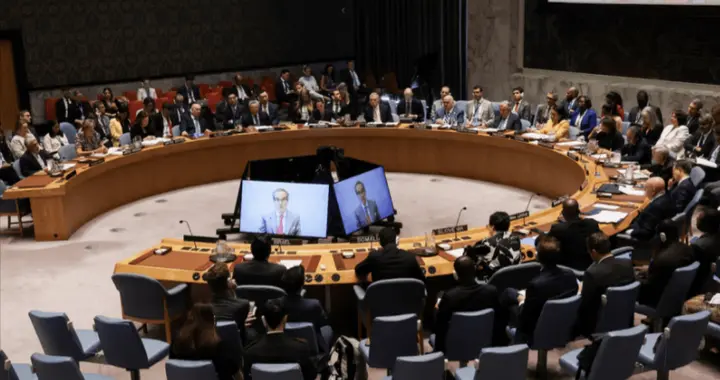 日本带头，28国在联合国围攻中方，中方有仇当场就报，审判已开始